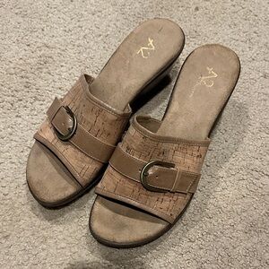 Women's Tan Slide Sandals